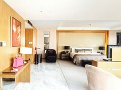 -上海滴水湖皇冠假日酒店