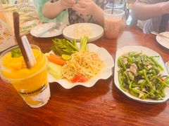 -Dang restaurant (patong phuket)