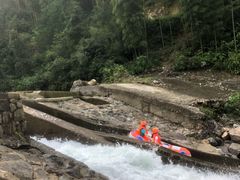 -安吉龙王山峡谷漂流