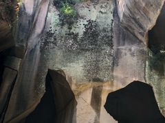 -伍山石窟