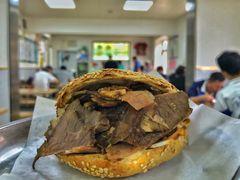 烧饼夹牛肉-老四烧饼铺(丽源路店)