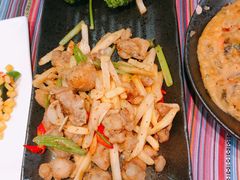 -香巴拉云南餐厅(华莱坞店)