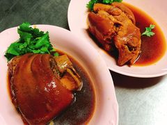 -Kha Mu Charoensang(Silom)