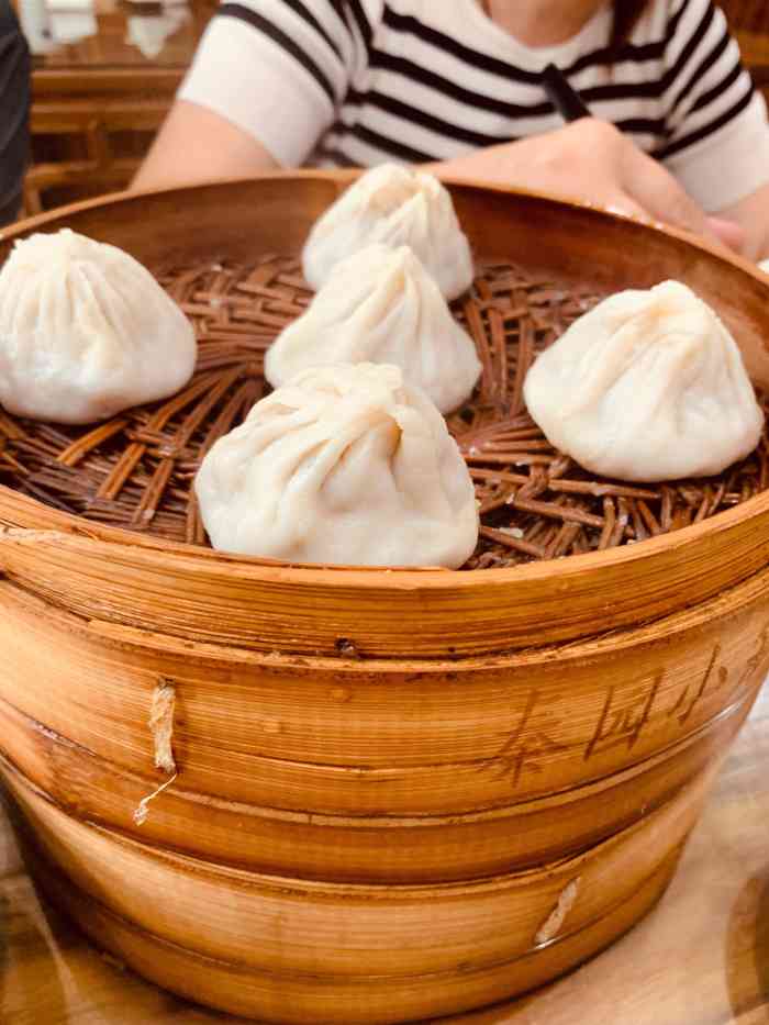 秦园小笼(太平店)-"祥泰花园门口的一家小笼店中午的时候来吃.