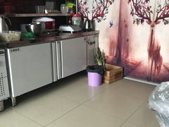 -臻鲜燕海鲜融合餐厅(金陵style店)
