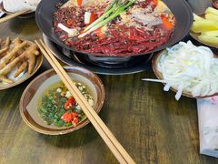 -黄潇洒老火锅(九眼桥宏济巷店)