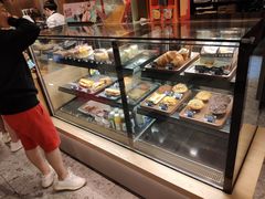 面包甜点陈列柜-星巴克臻选(济南恒隆店)