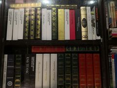 -钟书阁(松江泰晤士小镇店)