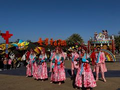 -七彩云南欢乐世界