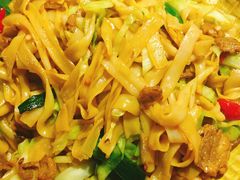 酸辣肥牛炒河粉-老表记广西宵夜螺蛳鸭脚煲(西大店)