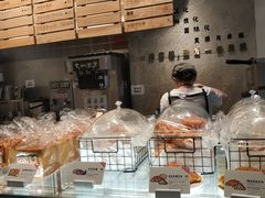 面包甜点陈列柜-喜茶(广州天汇igc店)