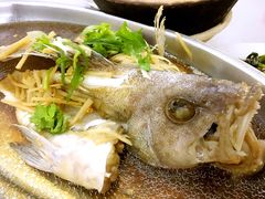 -明记烧鱼美味店