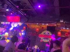 -喜鹊音乐酒馆(西街店)