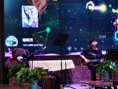 -临界音乐酒馆·小龙虾·江湖菜(华熙LIVE·鱼洞店)
