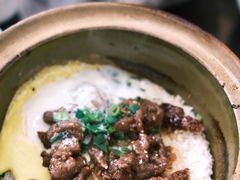 窝蛋牛肉饭-红星光发煲仔饭(文海店)