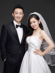 -易摄影婚纱摄影工作室