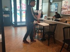 用餐区-肯德基(格尔木世邦店)