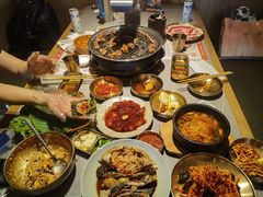 -草家酱蟹炭火烤肉店(珲春南路一店)