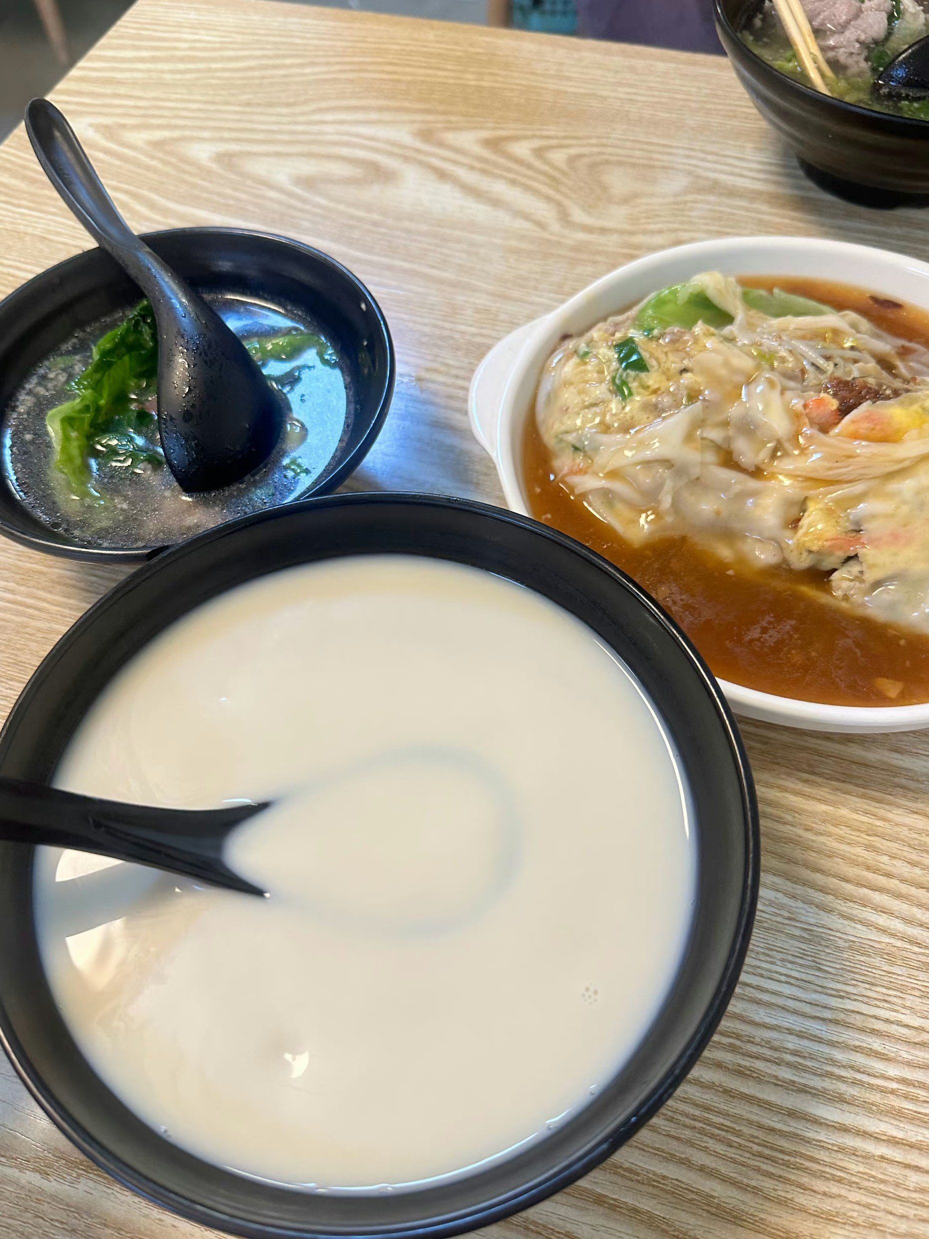 真的鲜香 不用额外加酱油

还叫了棉记的外卖
陈村粉和甜品 有