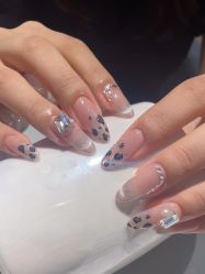 -丽心自助美甲美睫