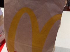 -麦当劳(广州南站B10检票口楼上)