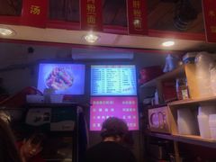 -爆炸头阿姨小四川正宗川味小吃(无任何分店)