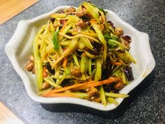 -辣盆盆麻辣小龙虾(哈尔滨总店)