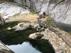 -燕子河大峡谷天坑仙境