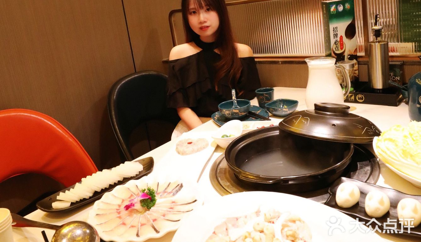 玻璃房的浪漫💕排队也要吃的东莞润泽园🥥❗