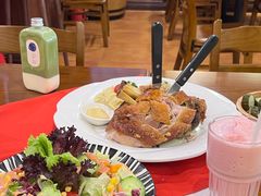 巴伐利亚烤猪肘-1886德国汽车餐厅(外滩中央店)