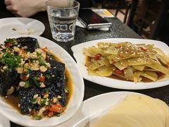 油炸臭豆腐-湘肠香火锅店(团结湖店)