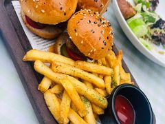 迷你牛肉小汉堡-翠贝卡&Mama Kelly Brunch Coffee(河西店)