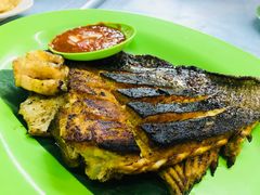 -明记烧鱼美味店