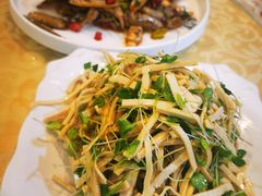 -鑫渔港海鲜本地菜·山海关浑锅(东戴河店)