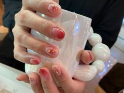 -进巍美甲美睫店