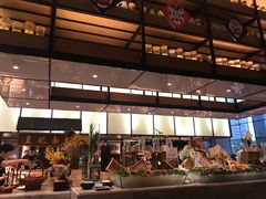 -飨食汇全日制餐厅·昆山皇冠假日酒店(九方店)