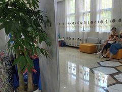 -茂菊口腔连锁(浦东南路店)