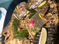 炙烤海鲈鱼-蜜桃花开·中西融合菜E&W(南长街店)