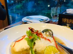 -Chom Cafe and Restaurant