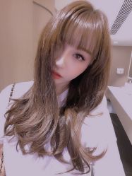 -MODEL'S HAIR