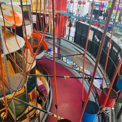 -嗨翻Hi-Fun竞技主题乐园·蹦床团建生日聚会(五棵松华熙店)