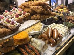 焦糖牛角包-PAPER STONE BAKERY(天环店)