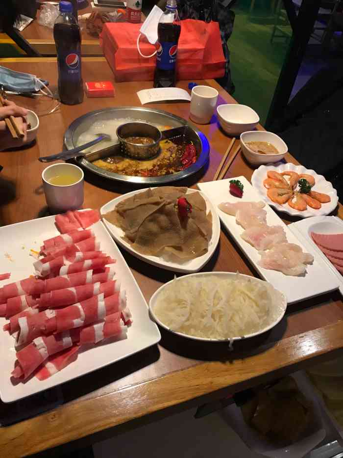 傣妹火锅(司门口店)-"就是一个便宜!上大学很早以前同学们在这边.