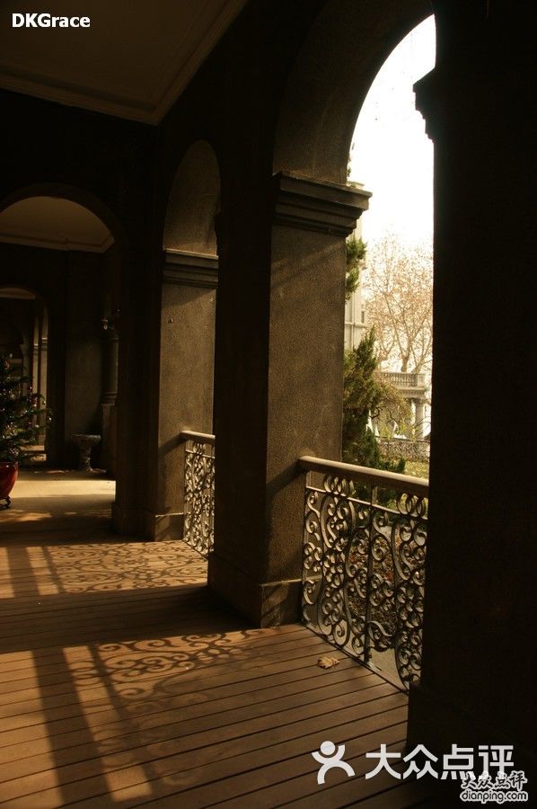 现在孤云草舍是会所,不对外