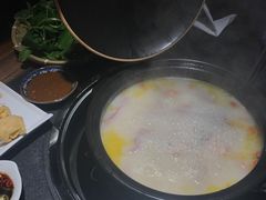 -大匠工房古船木艺术餐厅·猪肚鸡专门店(长白仙岛店)