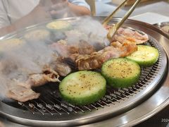 -围炉肉舍丹东海鲜烤肉·烤活鳗(步行街店)