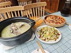 -土砂锅生态山庄·非遗砂锅雅鱼