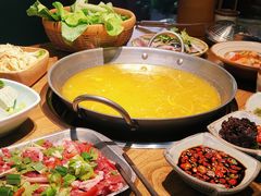 -野山舂·贵州现舂酸汤火锅(鸿通城店)