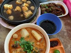 招牌牛杂粉-新记肉骨茶