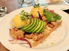 牛油果炸鸡班尼迪克蛋-gaga(北京新中关购物中心店)